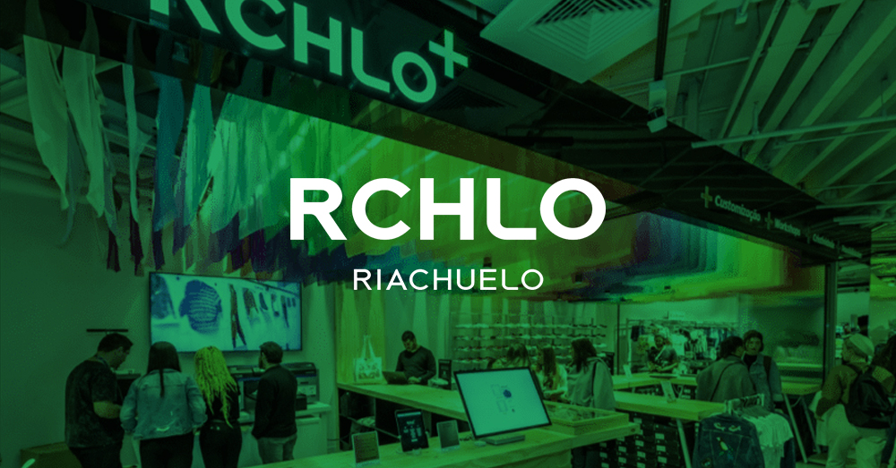 La tienda insignia de São Paulo, Riachuelo, cuenta con un videowall alimentado por Userful con superposición verde y logotipo